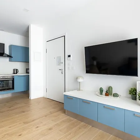 Blue Azzo Gardino N9 Interno 4 Апартаменты *